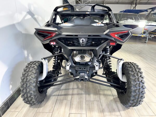 CAN-AM Maverick R with smart shox 2024 - Image 5