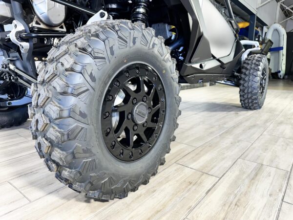 CAN-AM Maverick R with smart shox 2024 - Image 24