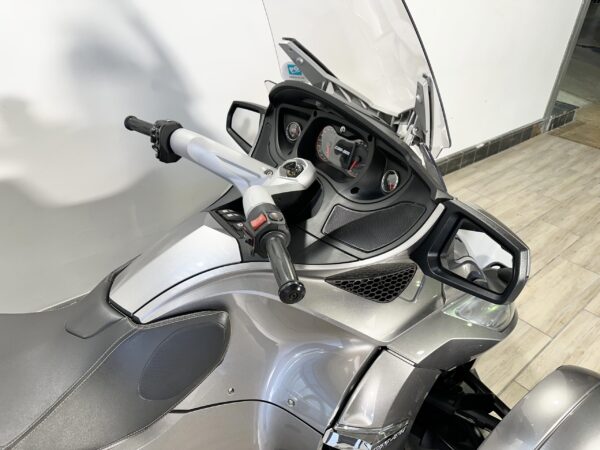 Can-Am Spyder RT Limited 2012 for sale - Image 12